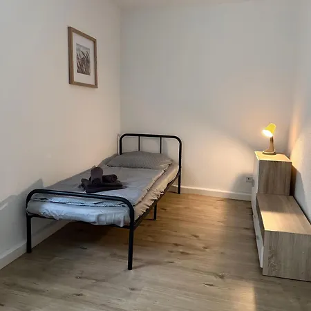 Апартаменты 5 Personen Monteurswohnung Галль