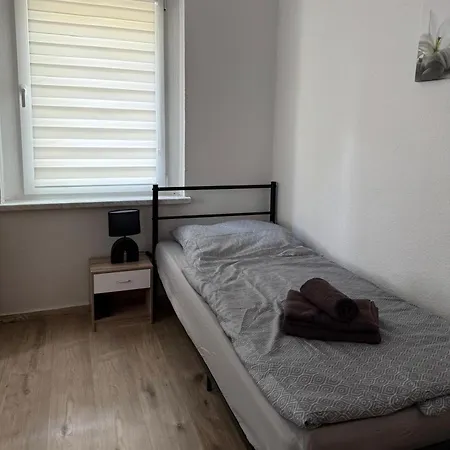 5 Personen Monteurswohnung * Галль